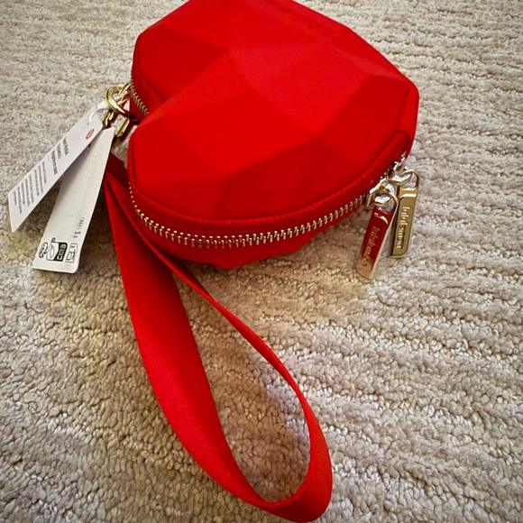 lululemon athletica Red Heart Wristlet 3d geometric - Picture 2 of 3